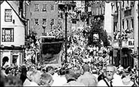 Picture of crowds marching through Durham